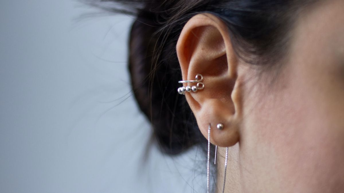 Understanding and Managing Itchy and blown observance Piercings